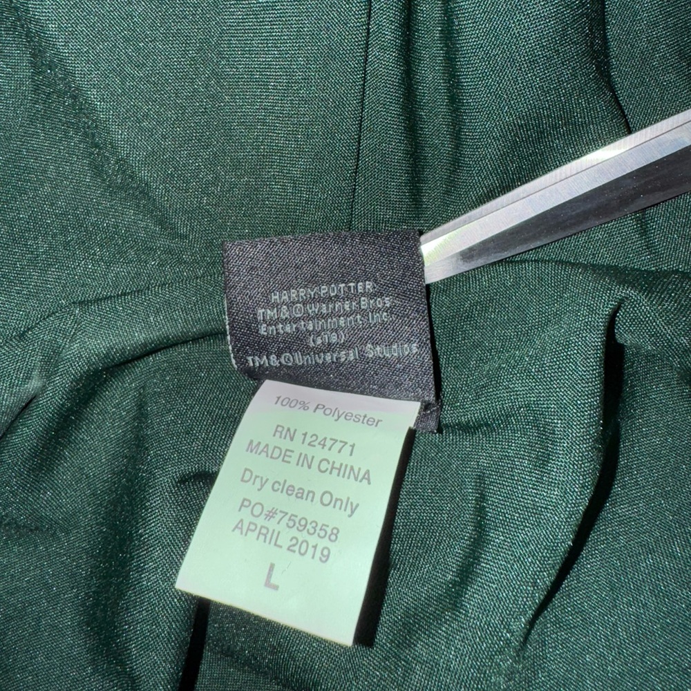 NWOT🐍Universal Studios The Wizarding World Of Harry Potter Slytherin House Robe - Picture 12 of 13